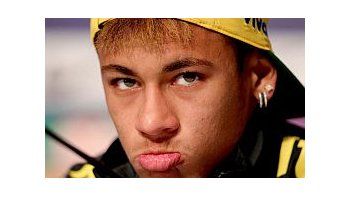 Medium pronosticó que Neymar sufrirá una severa lesión en 2012.