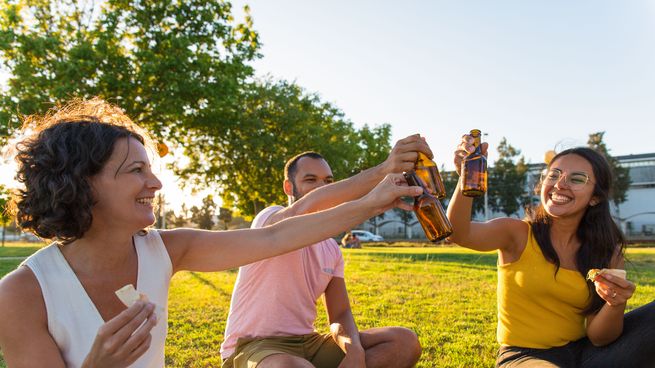 Coca-Cola desarrolló una heladera que funciona sin electricidad, pensada para comunidades sin acceso estable a energía y con altas temperaturas.