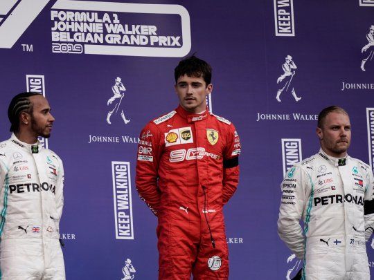 Charles Leclerc no pudo sonreír en su primera victoria en la Fórmula 1.