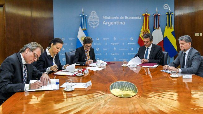 Nuevos acuerdos de refinanciación de la deuda con el Club de París.