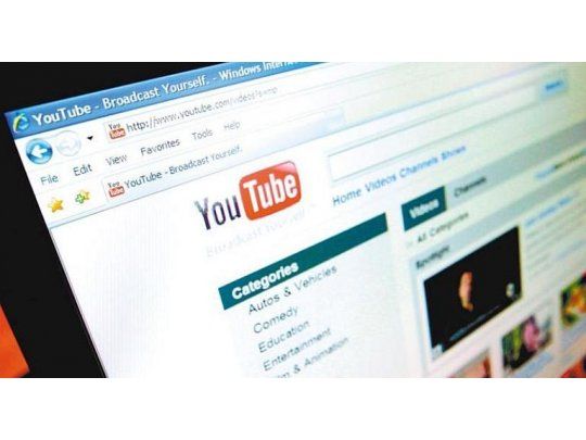 Acusan a YouTube de recolectar ilegalmente datos personales de menores