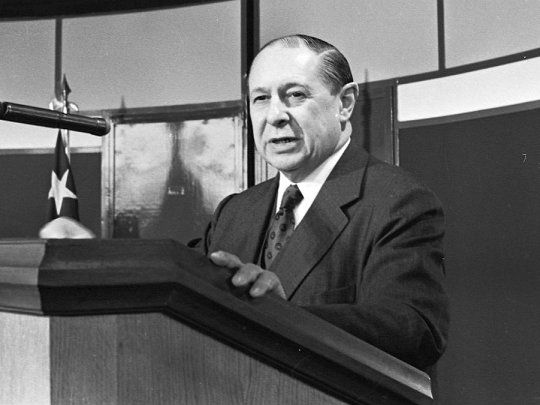 Álvaro Alsogaray, ministro de Hacienda de Arturo Frondizi, pronunció la frase hay que pasar el invierno el 25 de junio de 1959, al lanzar un plan económico con fuertes ajustes.