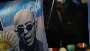 Tras la multitudinaria despedida, llega el momento de una ceremonia más intima. Tras la multitudinaria despedida, llega el momento de una ceremonia más intima.