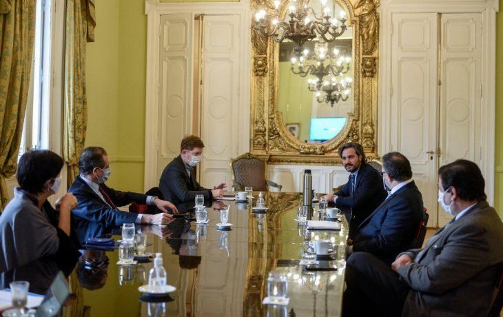 Santiago Cafiero encabezó la reunión del gabinete económico para definir los detalles del proyecto de amplia moratoria.