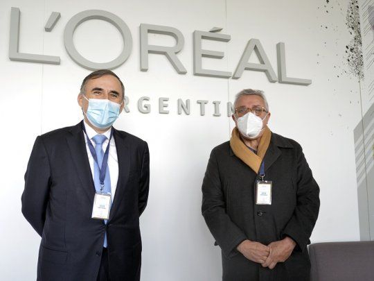 El intendente de Tigre Julio Zamora﻿ junto a Jean Noël Divet, CEO de L’Oreal en Argentina.