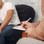 Hacer terapia implica sumar un gasto que cambia según cada profesional.