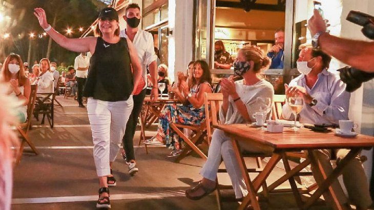 el-intendente-pinamar-martin-yeza-le-dio-la-bienvenida-su-municipio-patricia-bullrich-esta-foto-publ