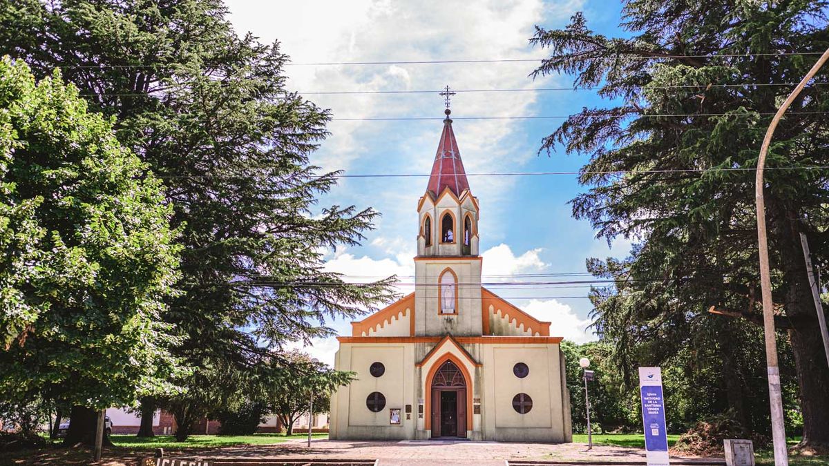 It is less than 400 kilometers away and is one of the best destinations to visit on a getaway in Buenos Aires: get to know Colonia Hinojo