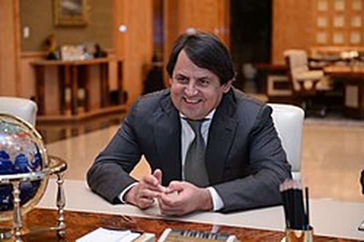 Rustam Tariko salió de la nada y conquistó un mercado feroz: su imperio mueve millones y su historia rompe todos los moldes del éxito.  