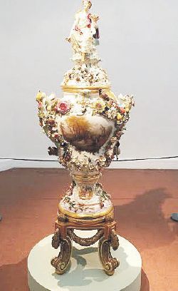 Rosarinos visitan su pasado a través de la colección Astengo (foto 1)