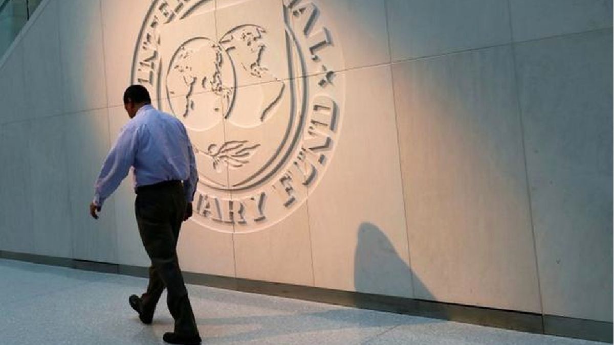 FMI: la fuerte baja del déficit de 2021 acerca algo las cifras, pero siguen  las tensiones en lo fiscal