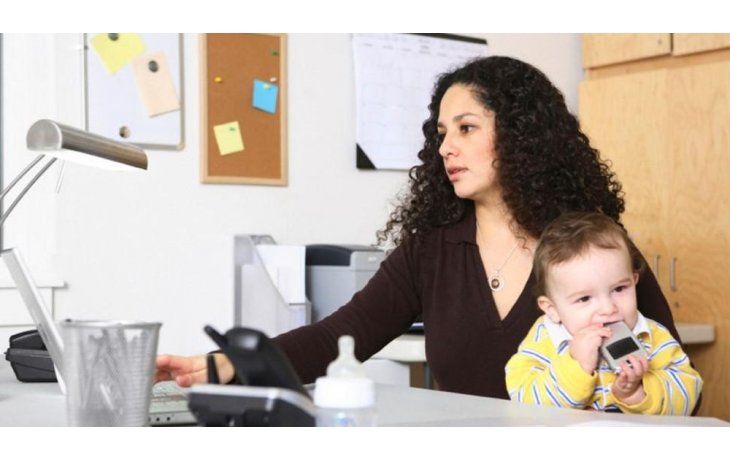 Según informe, la maternidad es el principal factor que afecta la igualdad de género