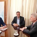 Diego Santilli y Manuel Adorni recibieron al pampeano Sergio Ziliotto. Diego Santilli y Manuel Adorni recibieron al pampeano Sergio Ziliotto.