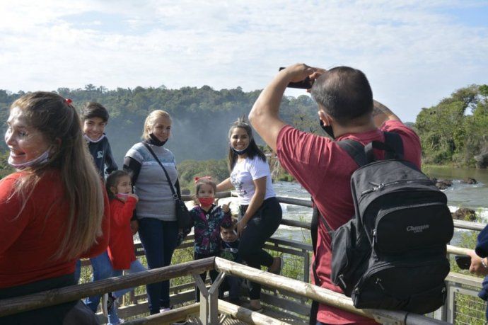 En Misiones, la apertura del Parque Nacional Iguazú fue “una luz de esperanza” para el Gobierno local.
