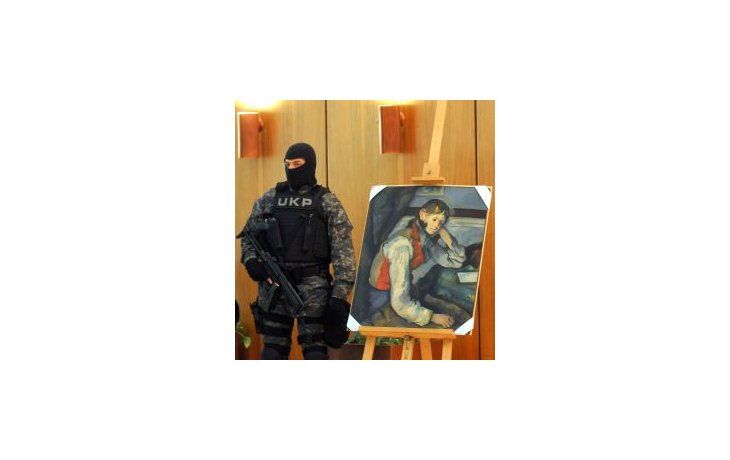 La pintura estuvo expuesta en la sala de un edificio gubernamental serbio en que se celebró la conferencia rodeada de dos policías especiales armados.