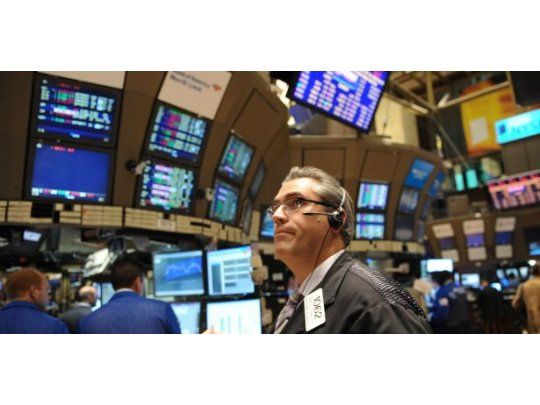 Wall Street bajó afectado por sectores salud y energía
