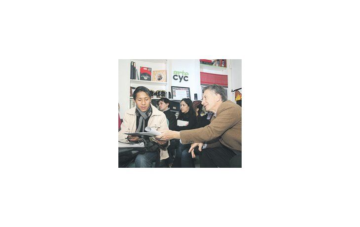 Mauricio Macri participó ayer en un centro de capacitación laboral en el barrio porteño de Liniers, donde se dictan cursos vinculados a la industria audiovisual.