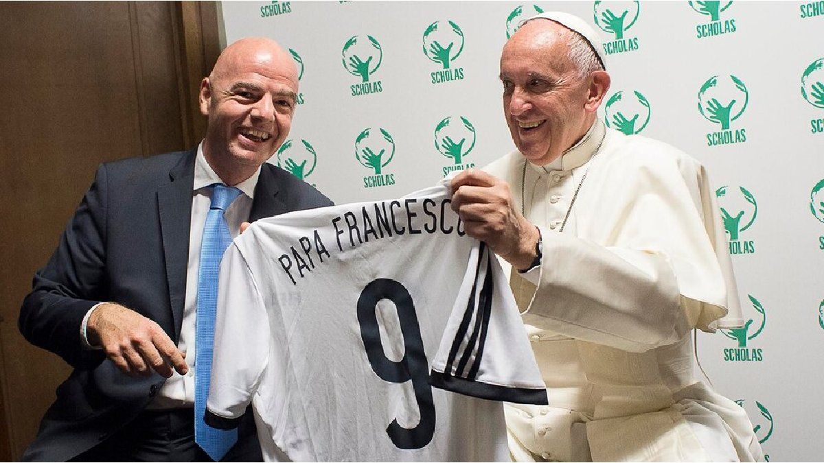 Gianni Infantino remembered Pope Francis: “He always transmitted his enthusiasm for football”