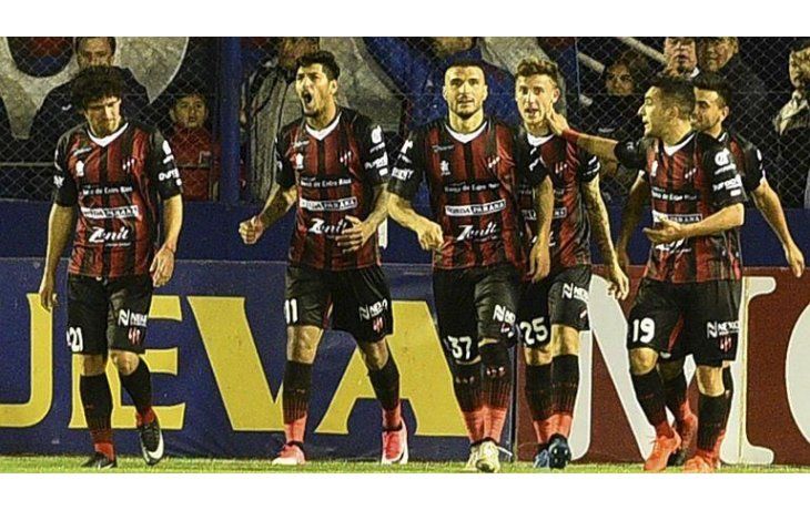 Talleres se hizo fuerte de local y derrotó a Patronato de Paraná