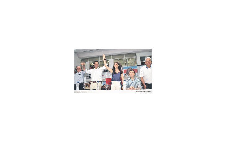 ámbito.com | Anoche, Capitanich y Parrilli celebraron in situ el triunfo de Claudia Ledesma Abdala junto con el gobernador Gerardo Zamora. La esposa del mandatario fue el as bajo la manga tras el fallo adverso de la Corte.