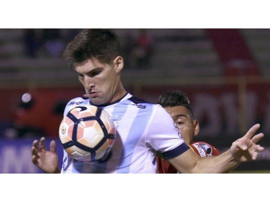 Atlético Tucumán empató en el debut de Zielinski.