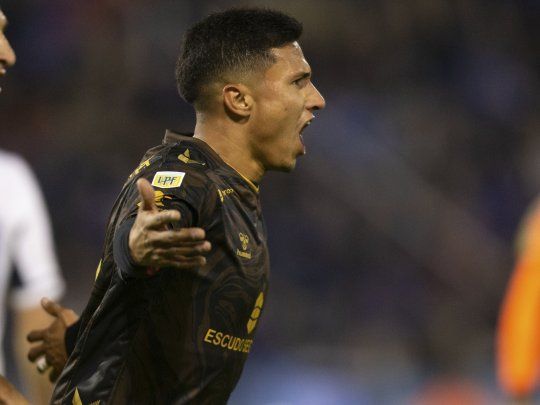 Platense ganó en Liniers y es el puntero de la Liga Profesional.