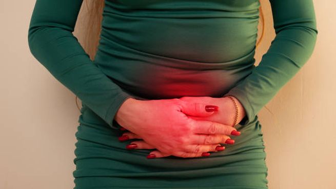Dietas que sí funcionan: el licuado de manzana y avena que ayuda a reducir el vientre inflamado