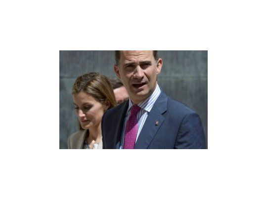 Felipe y Letizia asisten a la inauguración de la muestra El Ultimo Viaje de la Fragata Mercedes .