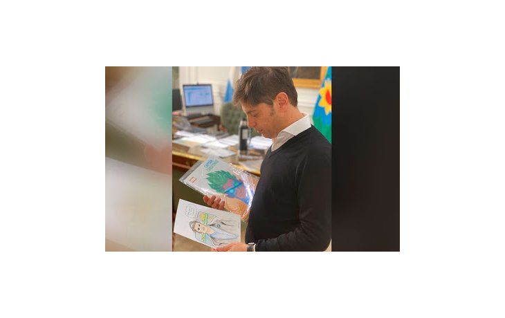 Kicillof recibió el primer número de Capitán Chascomús.