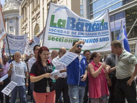 La Bancaria acordó un 2,2% de aumento para el sueldo de enero.