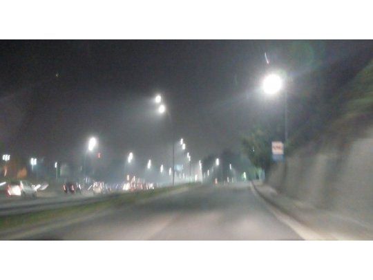 Dos incendios de pastizales cubrieron de humo la Ciudad
