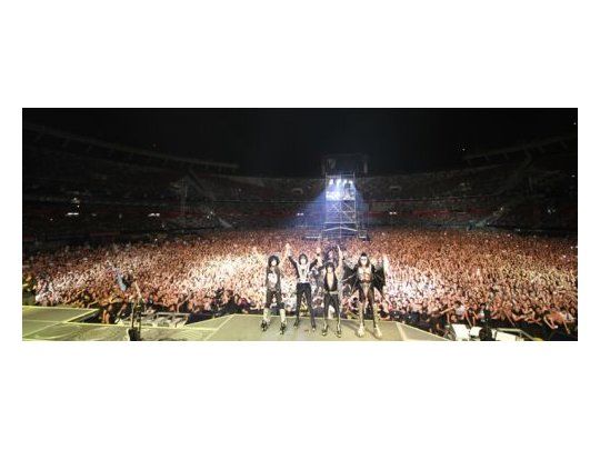 El Monumental explotó con Kiss.