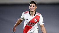 volvio julian, volvio el campeon: river aplasto a patronato de la mano de su goleador
