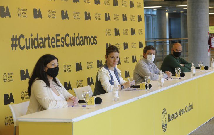 La ministra de Eduación de la Ciudad, Soledad Acuña, encabezó la conferencia de prensa.