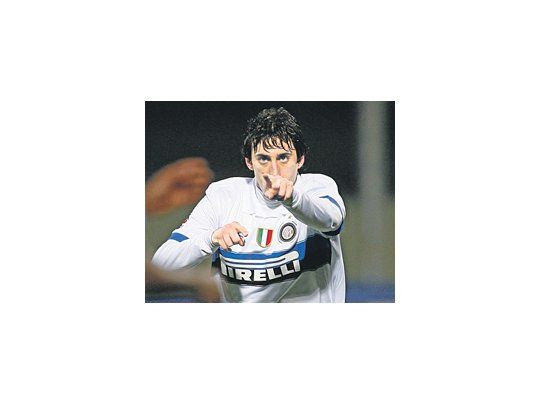 Diego Milito sueña con terminar en Racing, pero admite que tiene contrato en el Inter y que en Milan está muy bien.