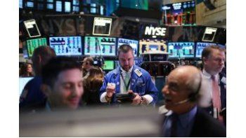 Wall Street cedió tras dato negativo sobre empleo privado en EEUU