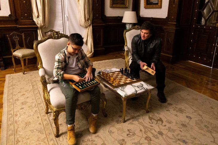 Milei recibió al ''Messi del Ajedrez''. Milei recibió al ''Messi del Ajedrez''.
