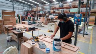 La crisis de las pymes se agrava en las provincias del Litoral. La crisis de las pymes se agrava en las provincias del Litoral.