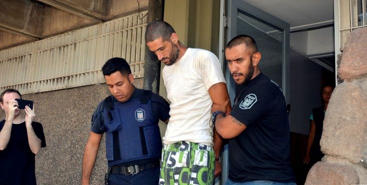 Este ingeniero electrónico israelí cumplía una condena de prisión perpetua por los asesinatos de su madre, Pyrhia Saroussy, y su tía, Lily Pereg. Este ingeniero electrónico israelí cumplía una condena de prisión perpetua por los asesinatos de su madre, Pyrhia Saroussy, y su tía, Lily Pereg.