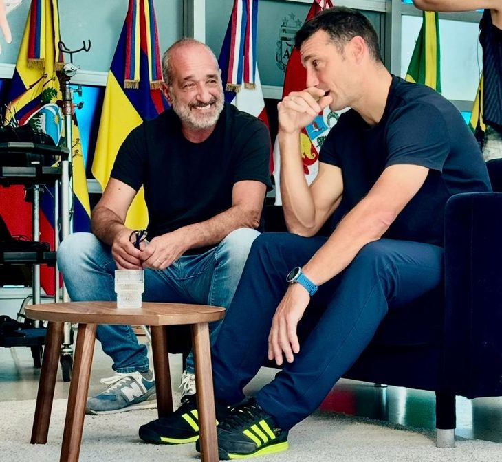 Lionel Scaloni conversa con Fabián Jalife en una de las grabaciones de El Método Scaloni, la serie que explora el liderazgo, la cultura y los valores detrás de la Selección campeona del mundo Lionel Scaloni conversa con Fabián Jalife en una de las grabaciones de El Método Scaloni, la serie que explora el liderazgo, la cultura y los valores detrás de la Selección campeona del mundo