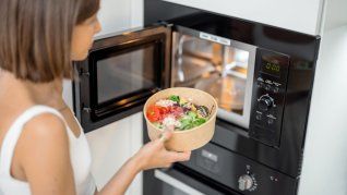 Es importante saber que no todos los envases sirven para recalentar comida.&nbsp;