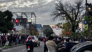 Los hinchas de San Lorenzo se autoconvocaron a las 18 horas frente a la sede del club.