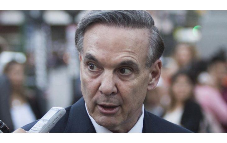 Respecto del peronismo, el senador por Río Negro opinó que el liderazgo va a surgir del resultado del proceso electoral de la provincia de Buenos Aires y sostuvo además que requiere de un nuevo proceso democrático para convalidar liderazgos.