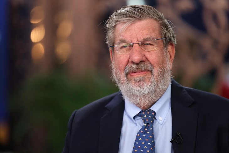 Con más de 80.000 empleados en su conglomerado, William Heinecke demuestra que el crecimiento sostenido depende del trabajo en equipo. Con más de 80.000 empleados en su conglomerado, William Heinecke demuestra que el crecimiento sostenido depende del trabajo en equipo.