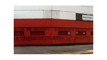 Lo tildan de traidor y le piden refuerzos de jerarquía.