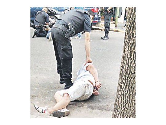 Los ladrones fueron detenidos tras ser golpeados por los votantes que salían de sufragar  en el colegio Misericordia.