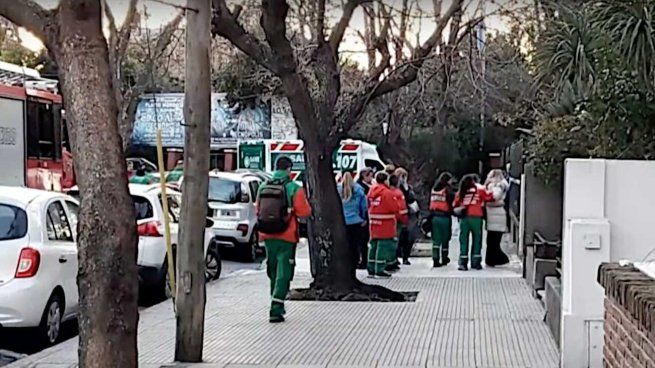 Las primeras pericias realizadas por los bomberos, y confirmadas por fuentes policiales señalan que la causa de las muertes fue la inhalación de monóxido de carbono.
