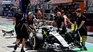 Sergio Checo Pérez debió abandonar el Gran Premio de Hungría por problemas en su Cadillac.