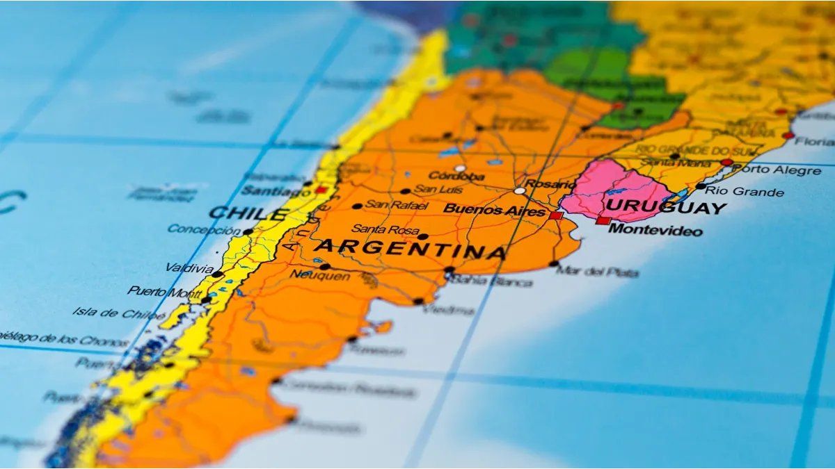 The majority of Argentines show a preference for the Western world and the northern hemisphere