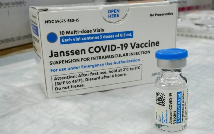La vacuna de Johnson & Johnson es la única actualmente en el mercado que requiere una sola dosis.